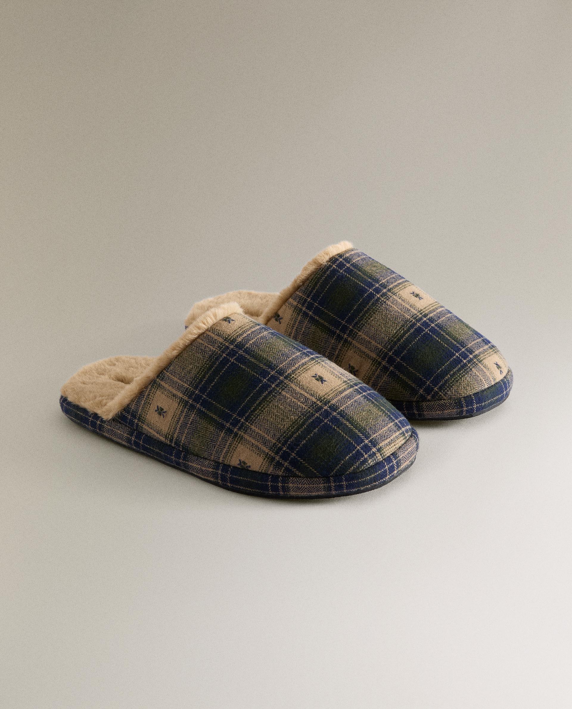 WARM CHECK SLIPPERS