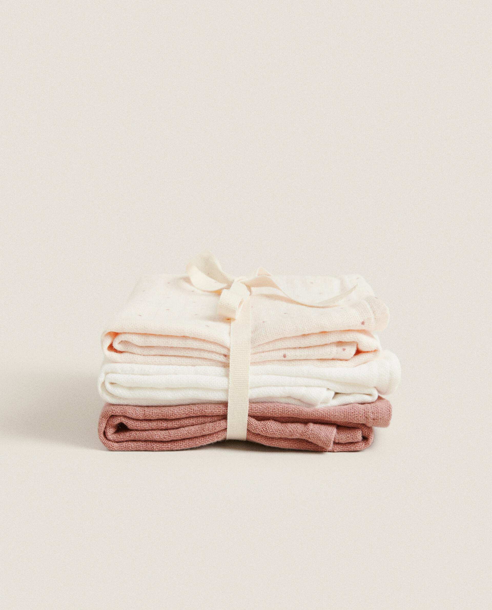 PACK OF MULTICOLOURED BABY MUSLIN CLOTHS (PACK OF 3) product thumbnail 7