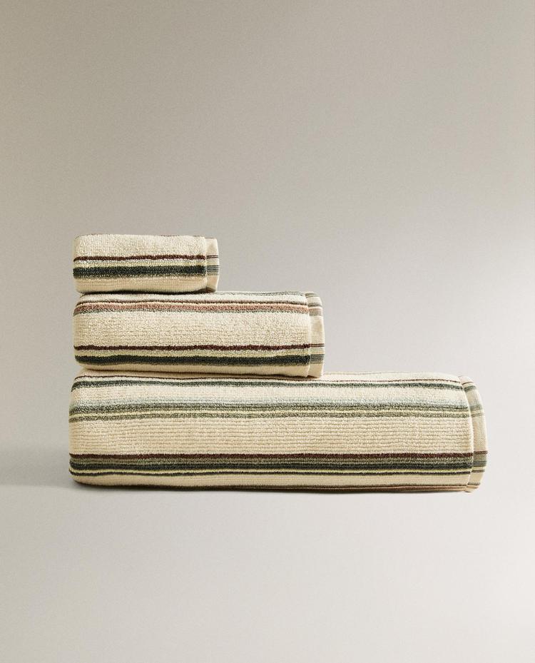 BATH TOWEL WITH IRREGULAR STRIPES BATH TOWEL WITH IRREGULAR STRIPES