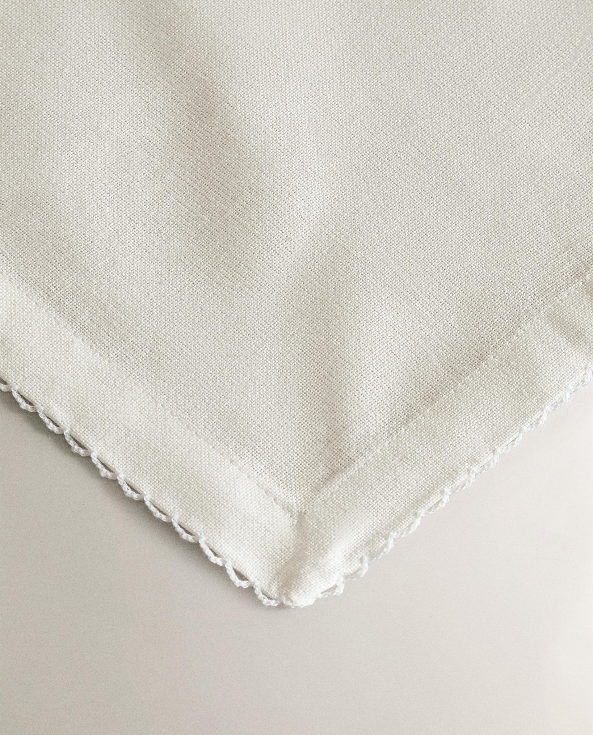 PACK OF PLAIN SCALLOPED NAPKINS (PACK OF 2) product thumbnail 7
