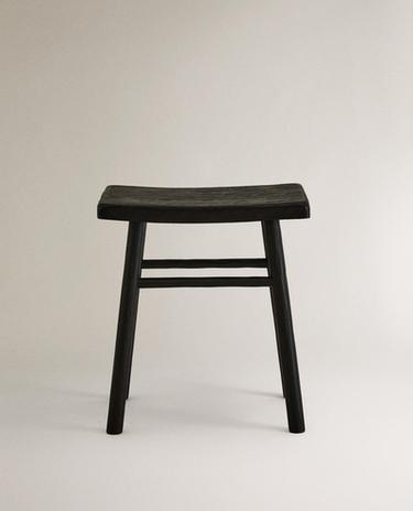 HAMMERED WOOD STOOL