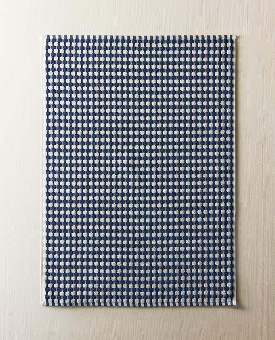 TEXTURED WAFFLE BATH MAT TEXTURED WAFFLE BATH MAT