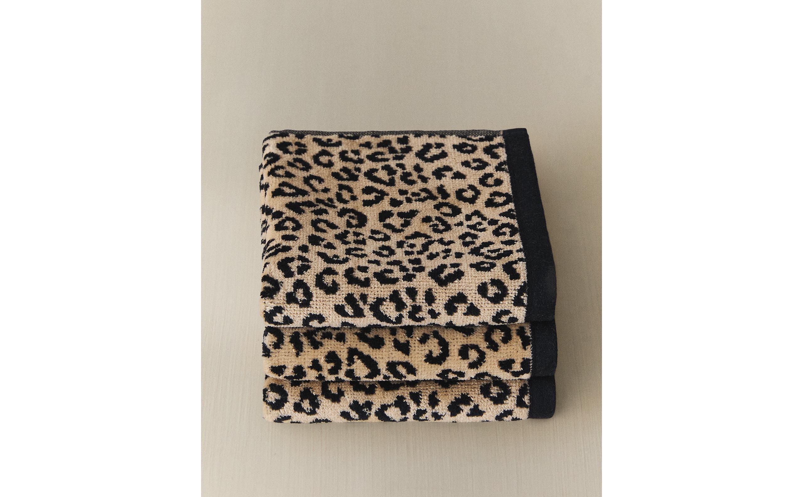 PACK OF ANIMAL PRINT VELOUR HAND TOWELS (PACK OF 3) product thumbnail 9