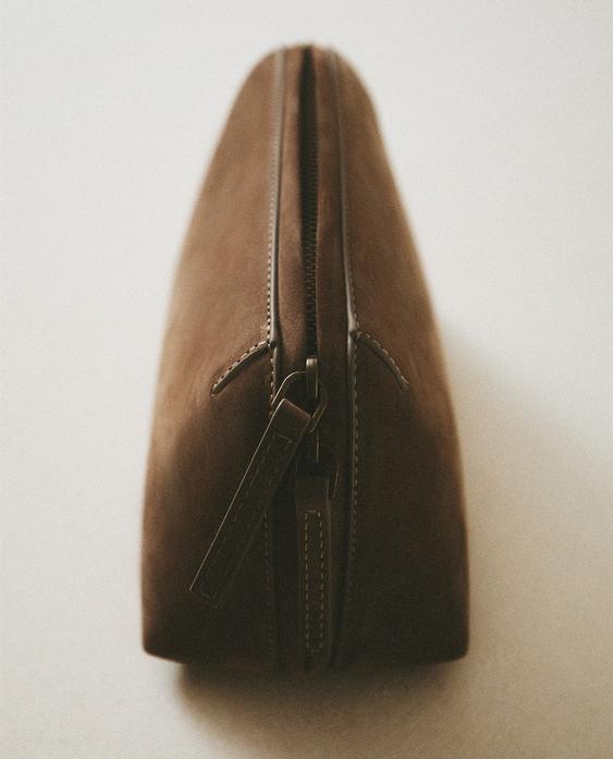 NUBUCK LEATHER WASH BAG