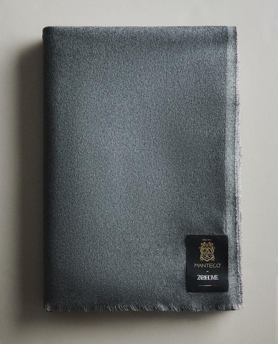 CASHMERE AND WOOL THROW