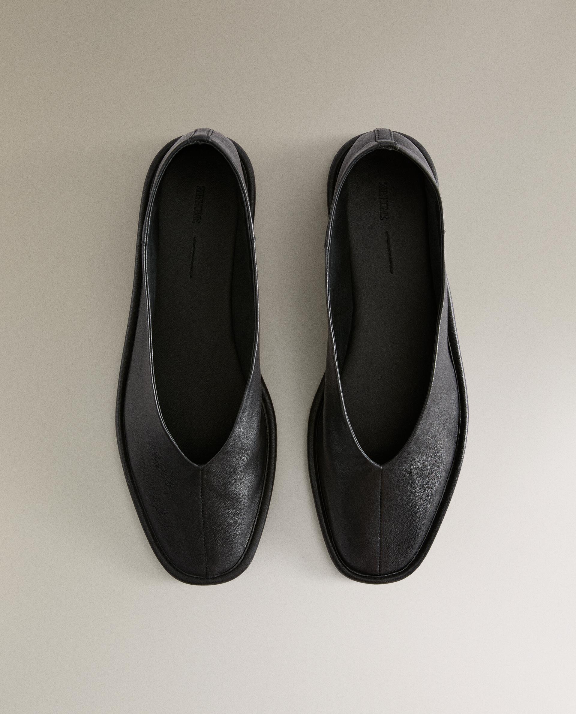 LEATHER BALLERINAS