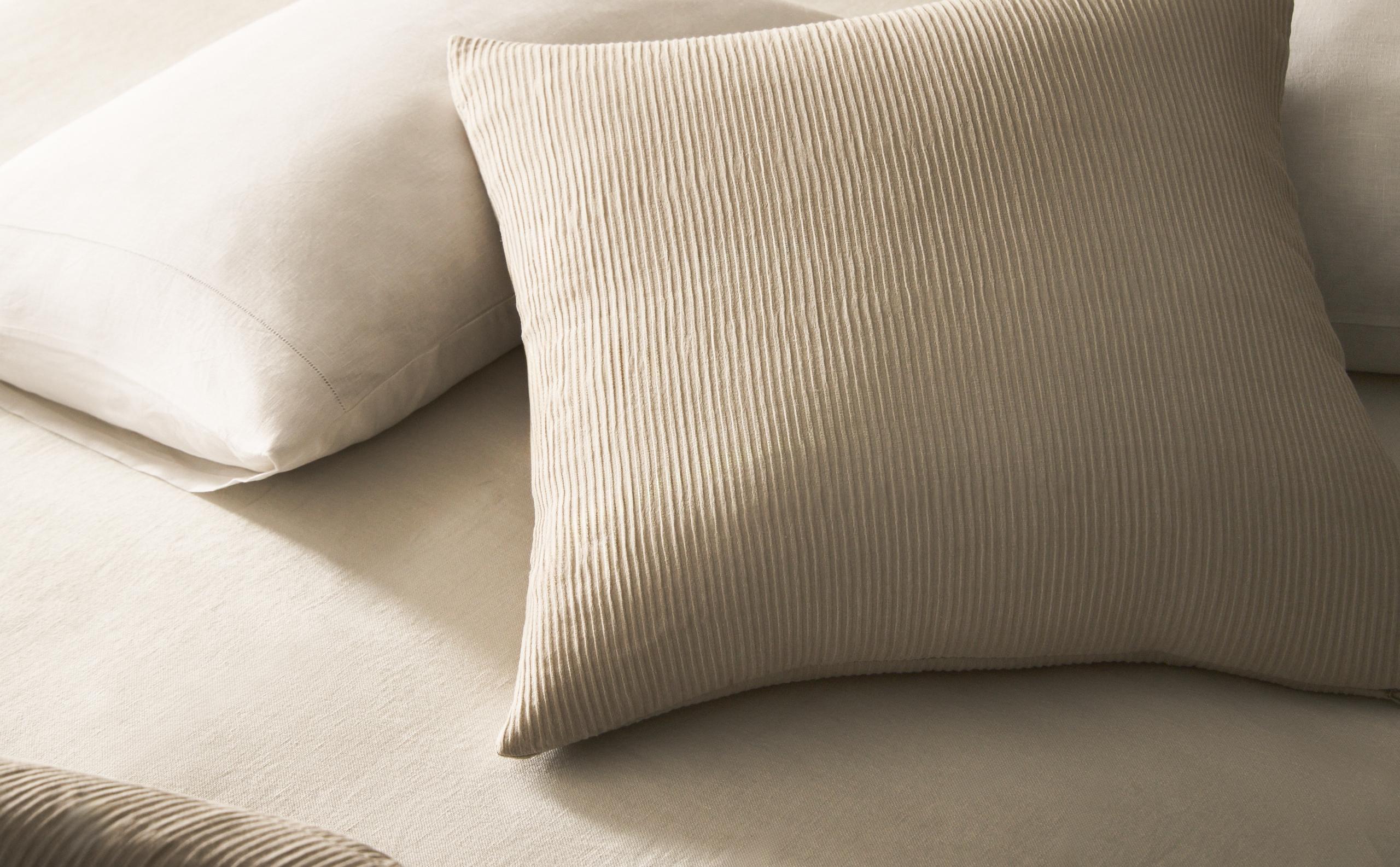 GATHERED QUILT CUSHION COVER product thumbnail 16