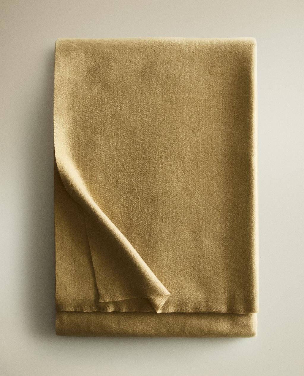 EXTRA-SOFT PLAIN BLANKET EXTRA-SOFT PLAIN BLANKET