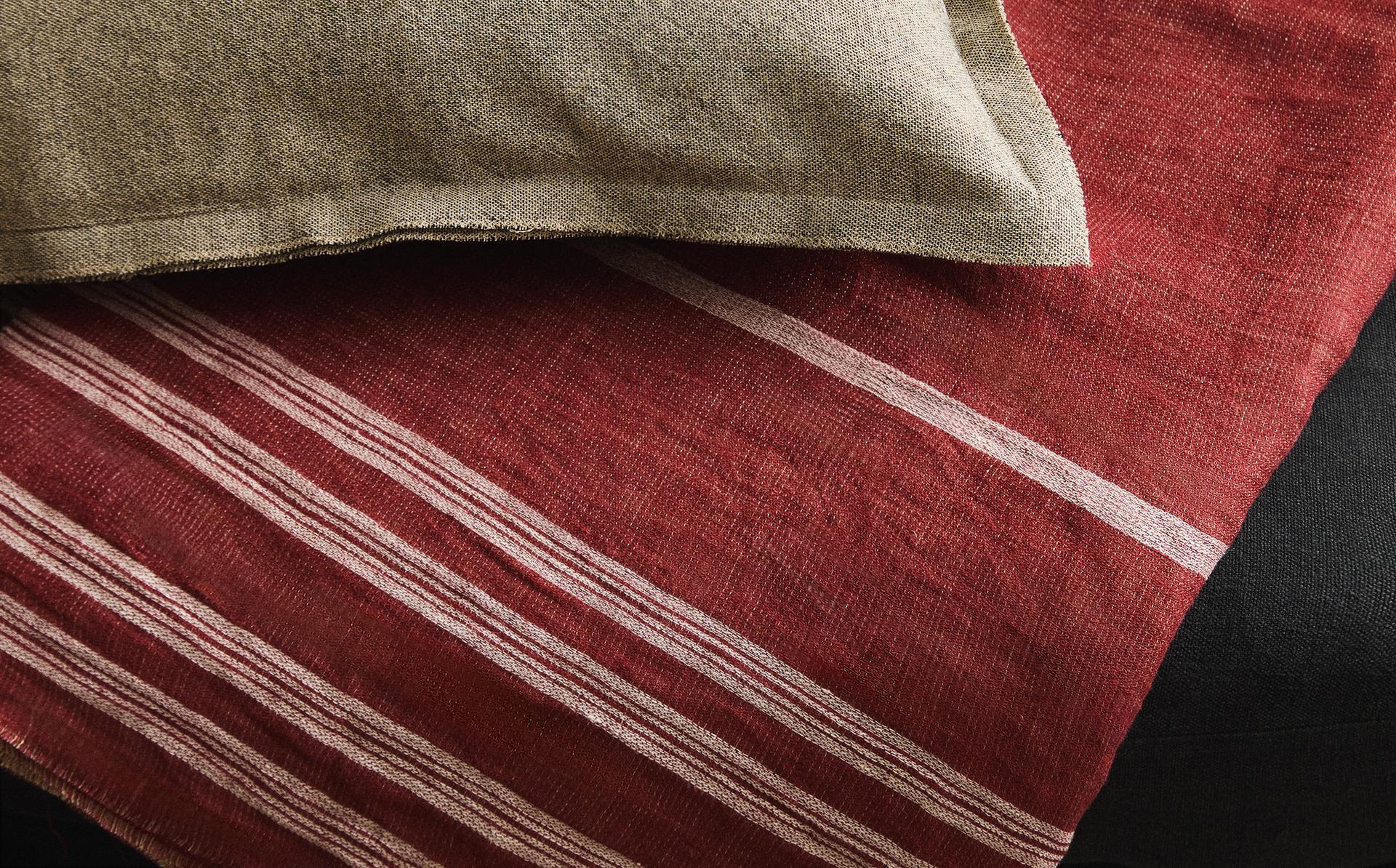 STRIPED LINEN BLANKET