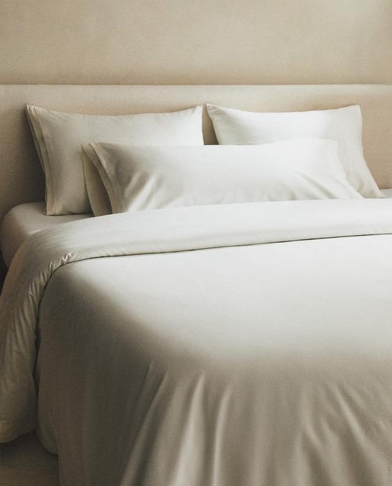 SATEEN DUVET COVER WITH SILK BORDER (300 THREAD COUNT)