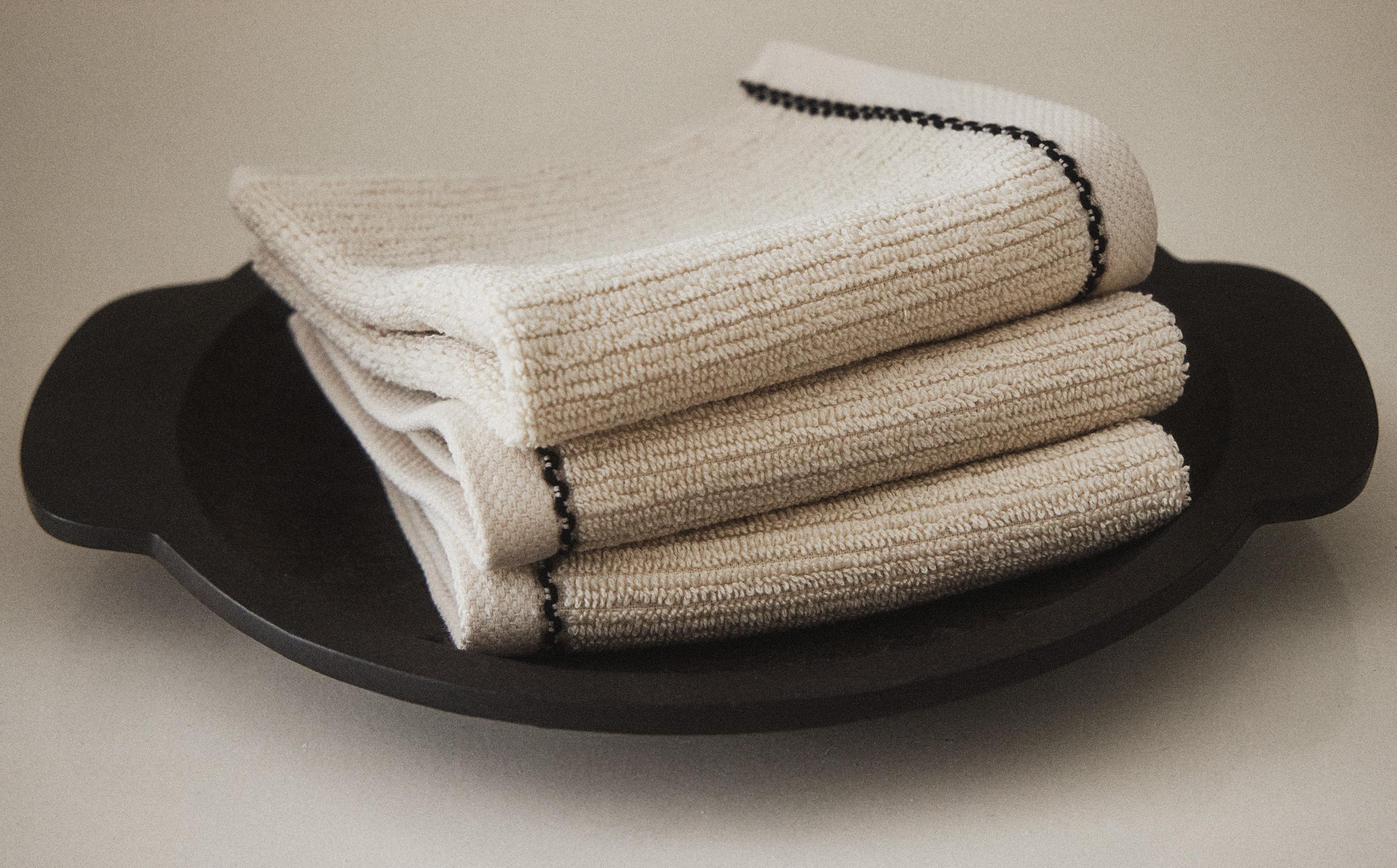 TOPSTITCHED FACE TOWEL (PACK OF 3) product thumbnail 4