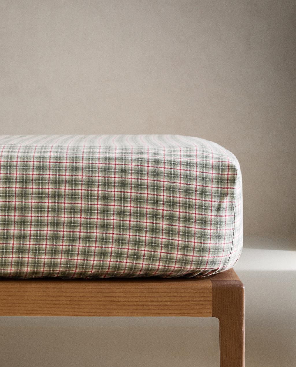 CHILDREN’S CHRISTMAS CHECK FLANNEL FITTED SHEET