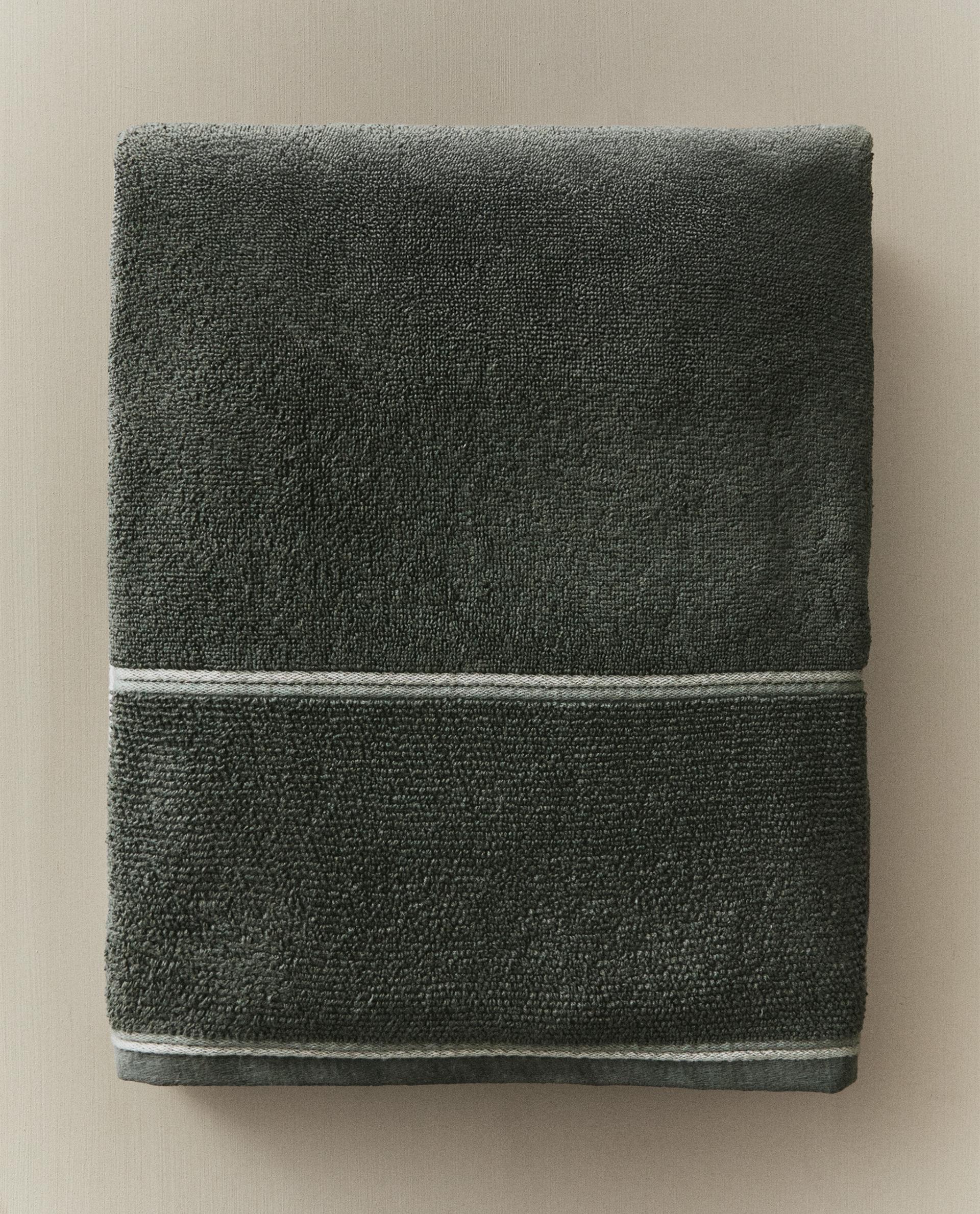 SERVIETTE DE BAIN AVEC FRISES EN POINT DE RIZ SERVIETTE DE BAIN AVEC FRISES EN POINT DE RIZ