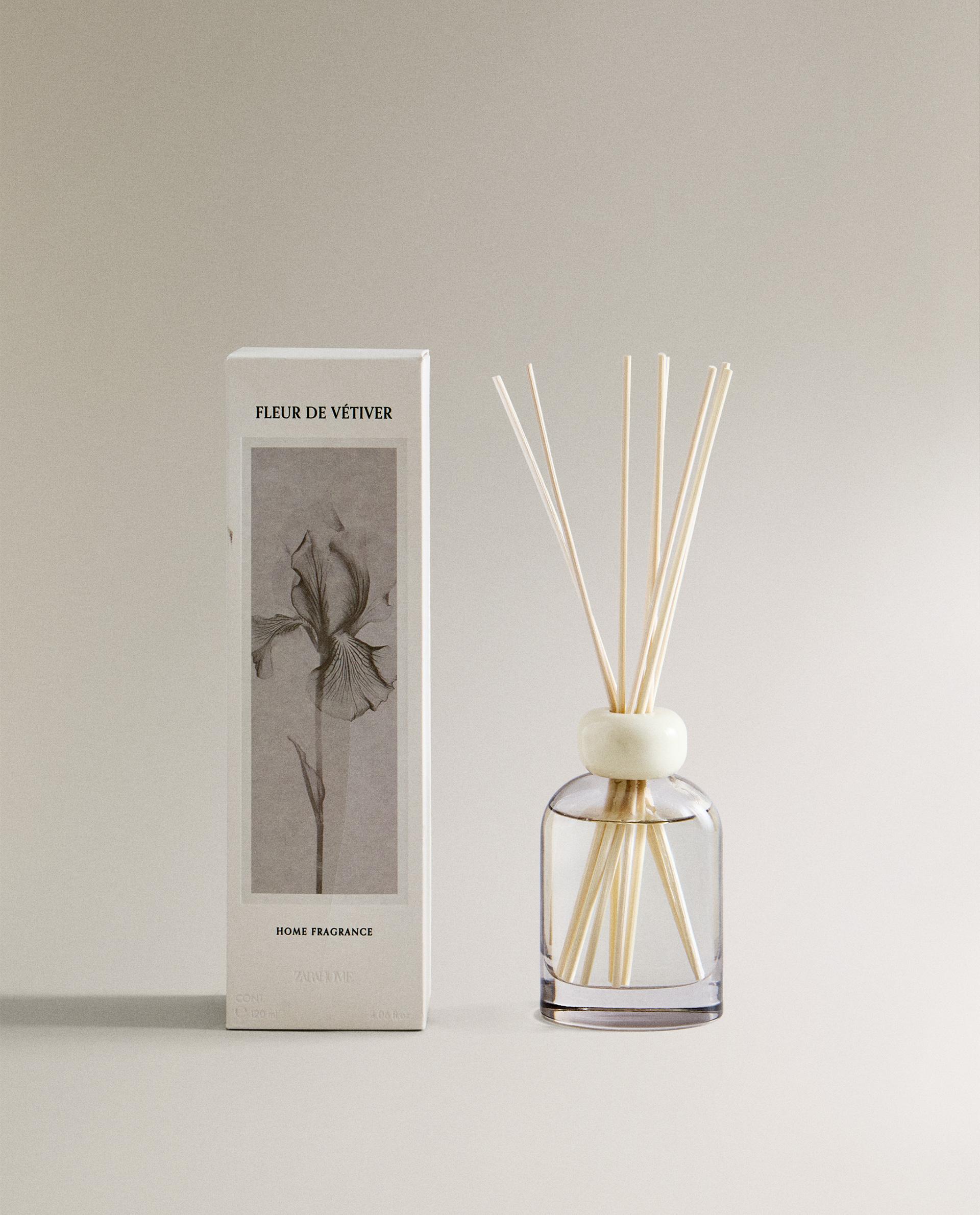 (4.06 oz) FLEUR DE VÉTIVER SCENTED REED DIFFUSER (4.06 oz) FLEUR DE VÉTIVER SCENTED REED DIFFUSER