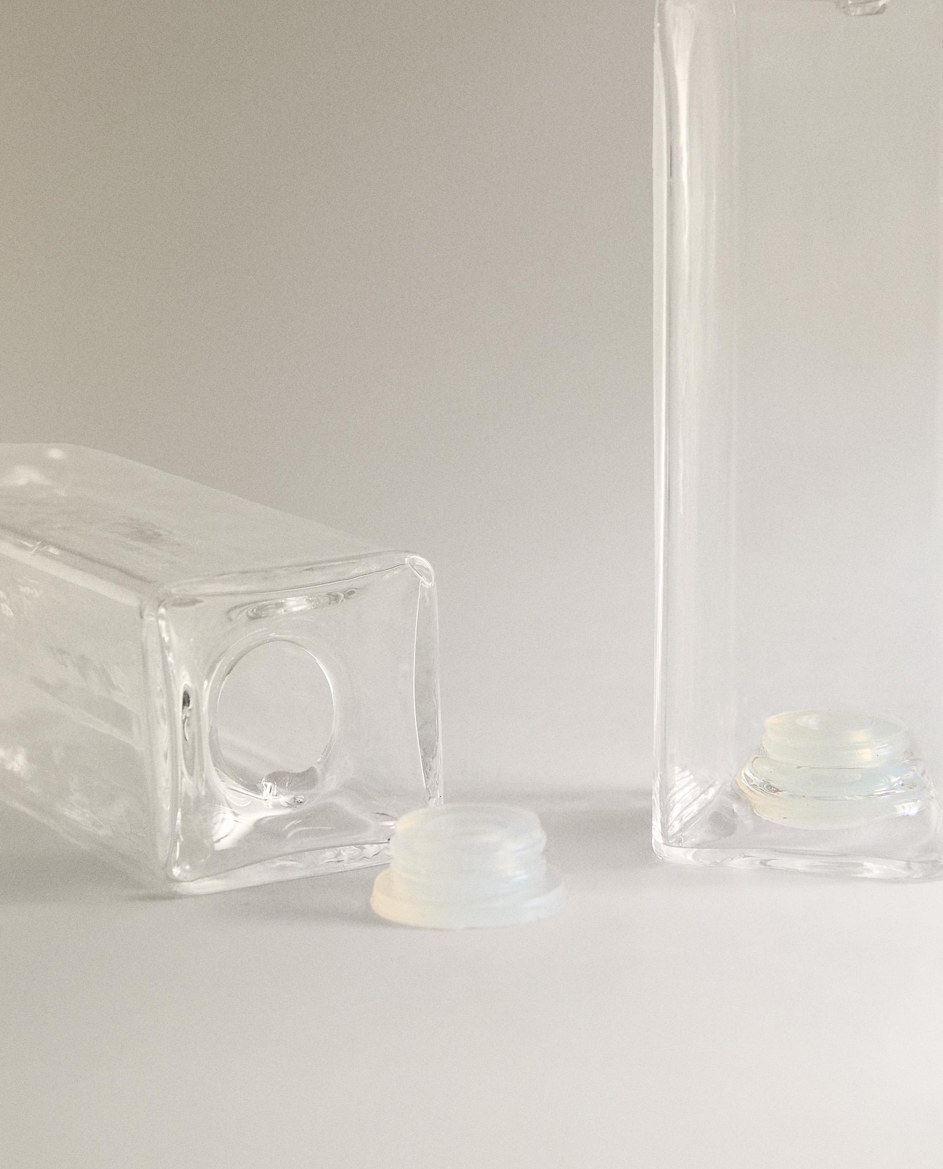 BOROSILICATE GLASS AND WOOD CRUET SET product thumbnail 4