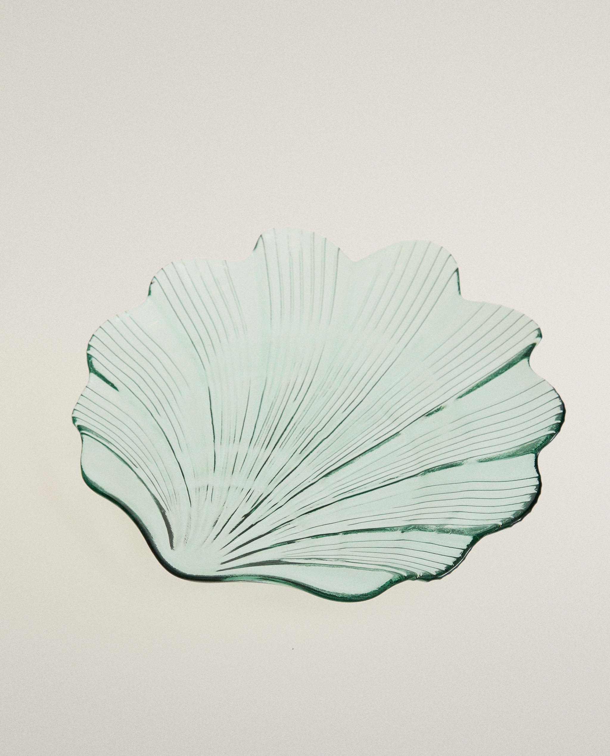 WAVY SHELL GLASS SERVING DISH product thumbnail 6