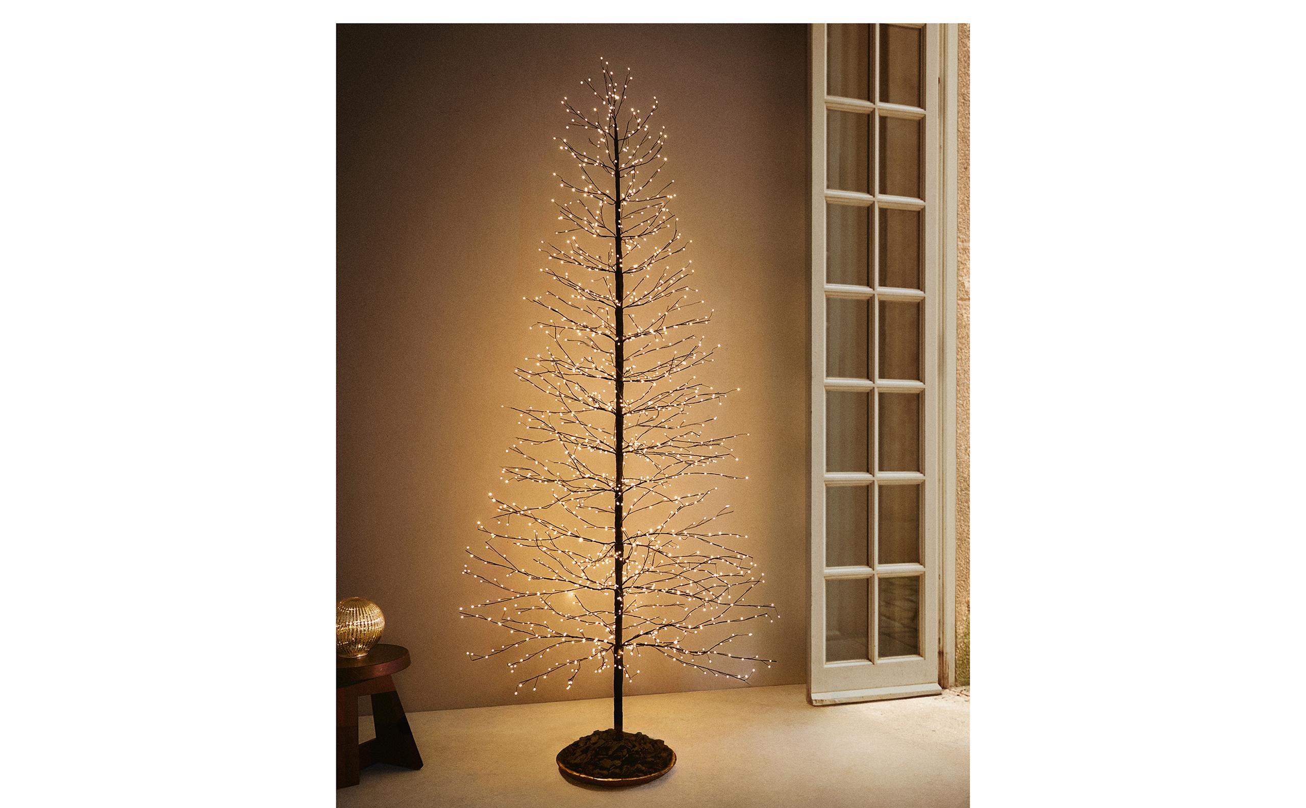 クリスマスツリー 11/22（金）・23（土）】「梅田スカイビルのシンボルツリー