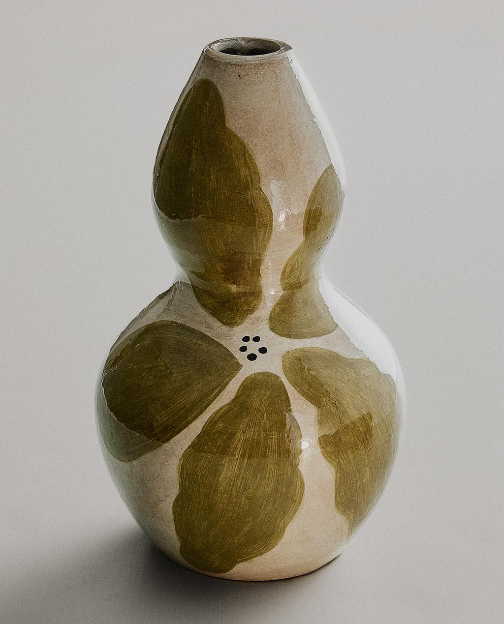 FLORAL TERRACOTTA VASE FLORAL TERRACOTTA VASE