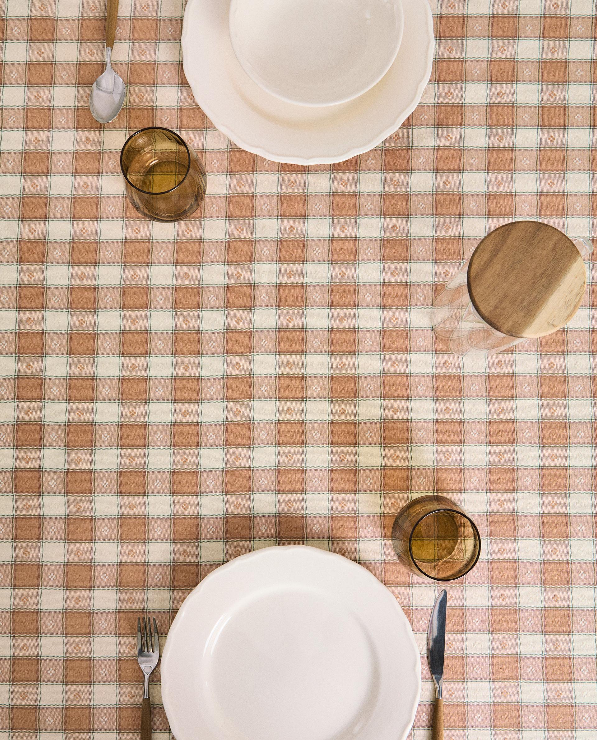 DYED THREAD CHECK TABLECLOTH