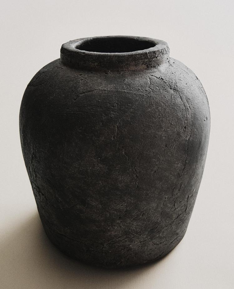 DISTRESSED TEXTURE CERAMIC VASE DISTRESSED TEXTURE CERAMIC VASE