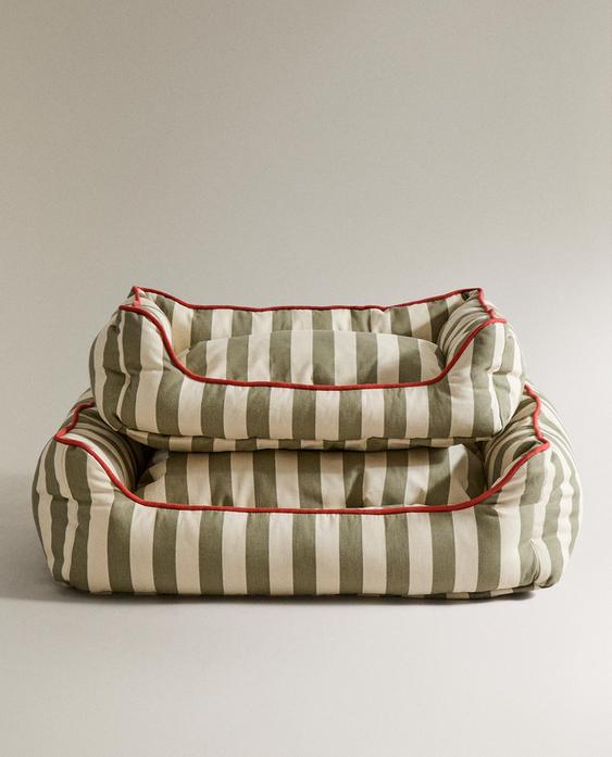 PANIER RAYÉ ET PASSEPOIL POUR ANIMAUX DE COMPAGNIE PANIER RAYÉ ET PASSEPOIL POUR ANIMAUX DE COMPAGNIE