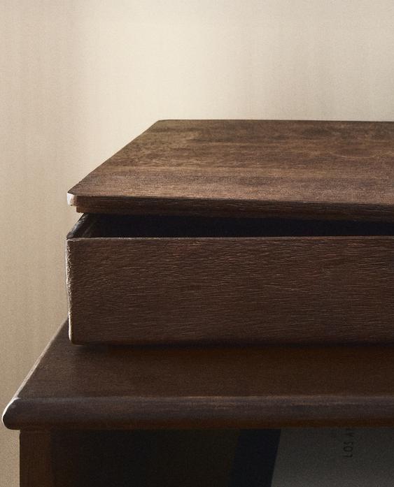 LARGE WOODEN BOX WITH LID LARGE WOODEN BOX WITH LID