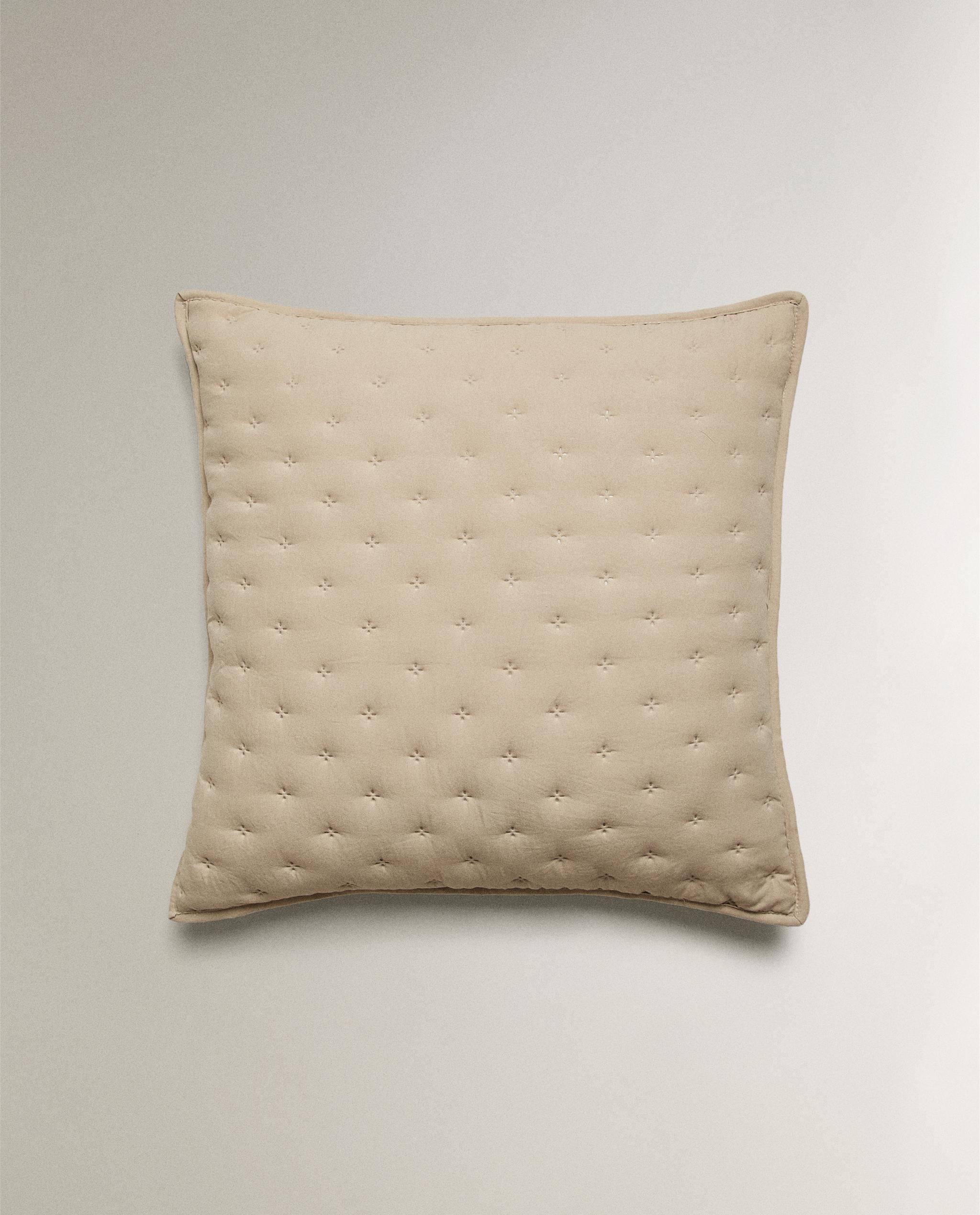 QUILTED CUSHION COVER WITH DOTS product thumbnail 6