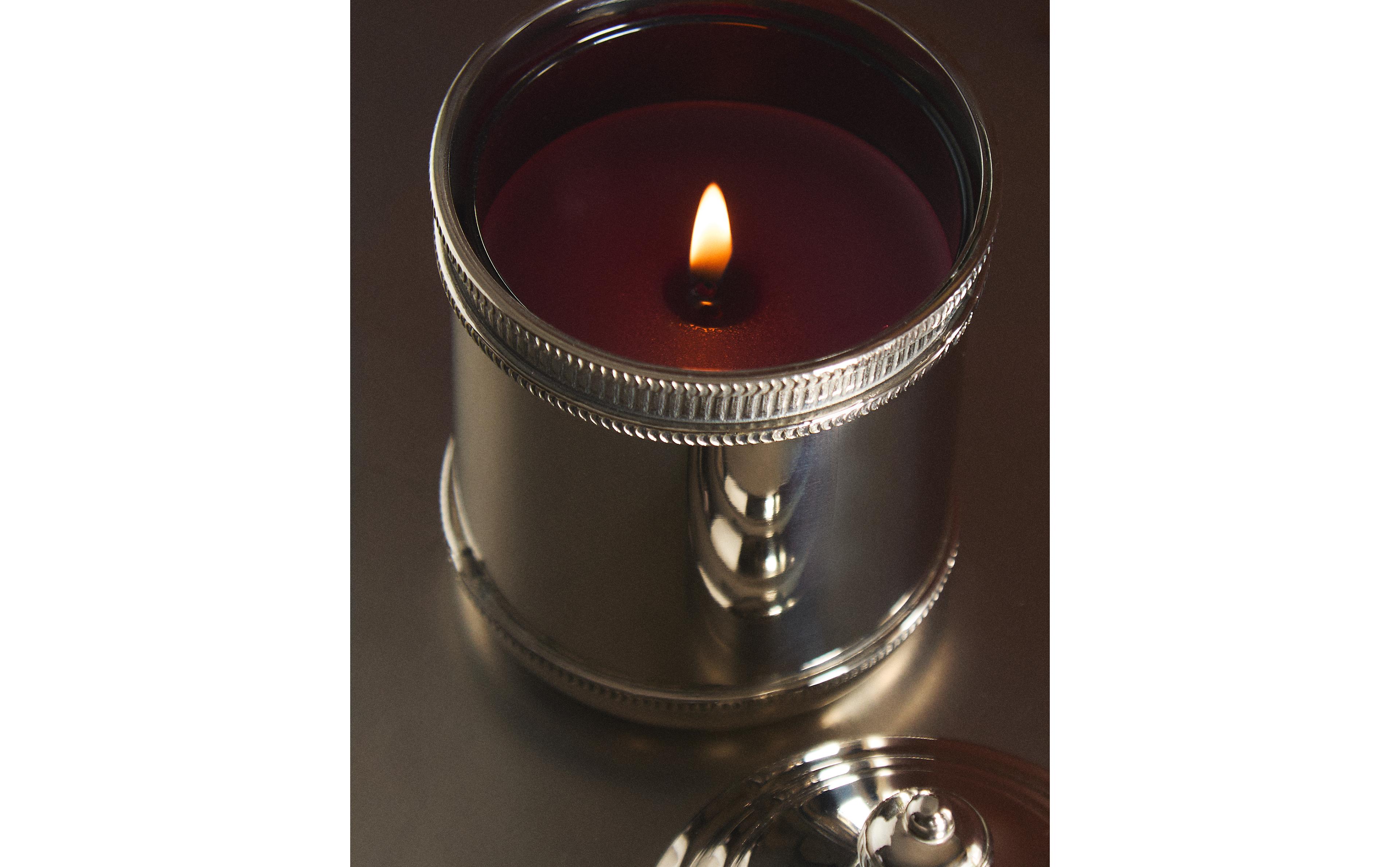 (220 G) GINGERBREAD SCENTED CANDLE