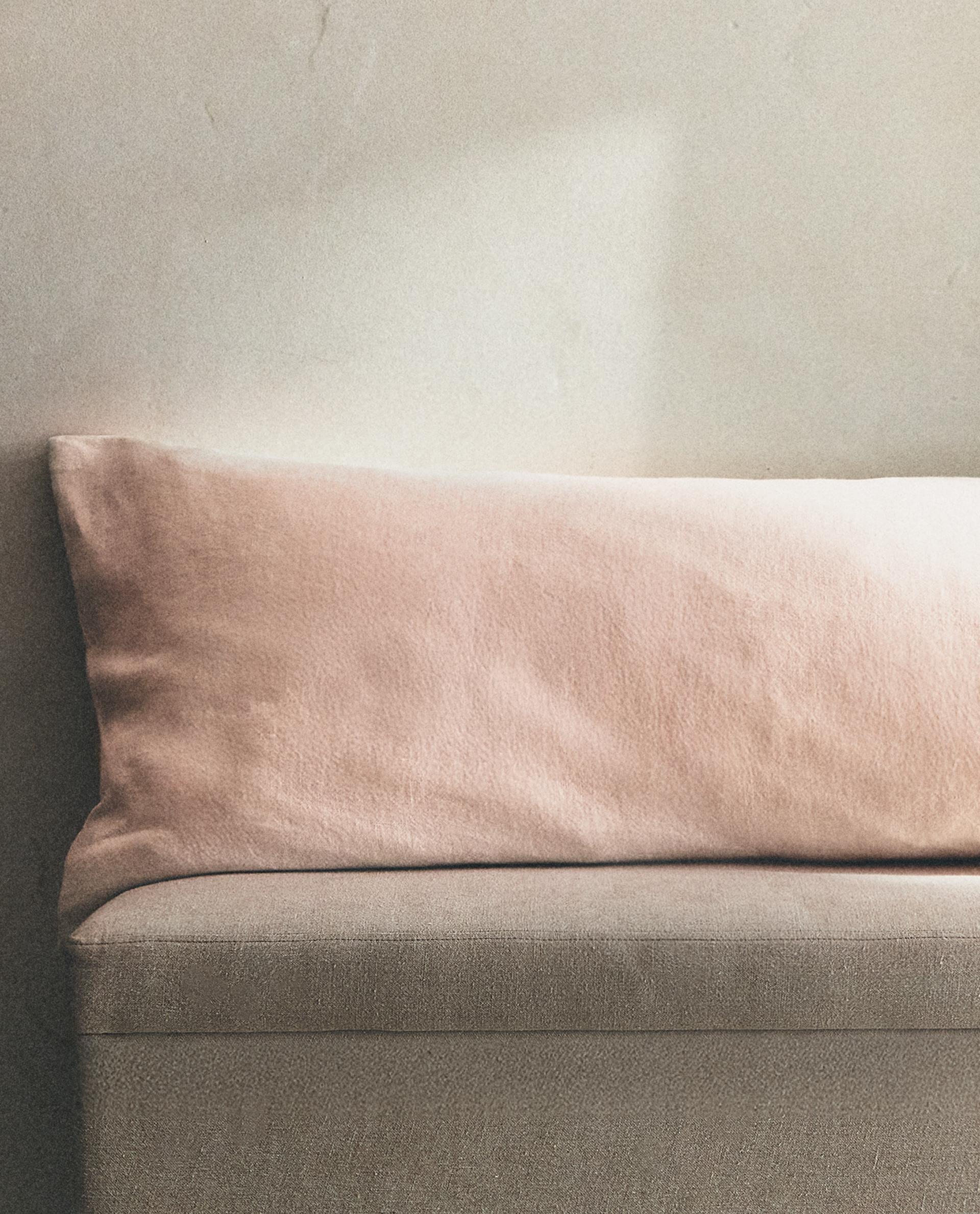 フェザーダウンクッションフィラー XXLサイズ | Zara Home 日本