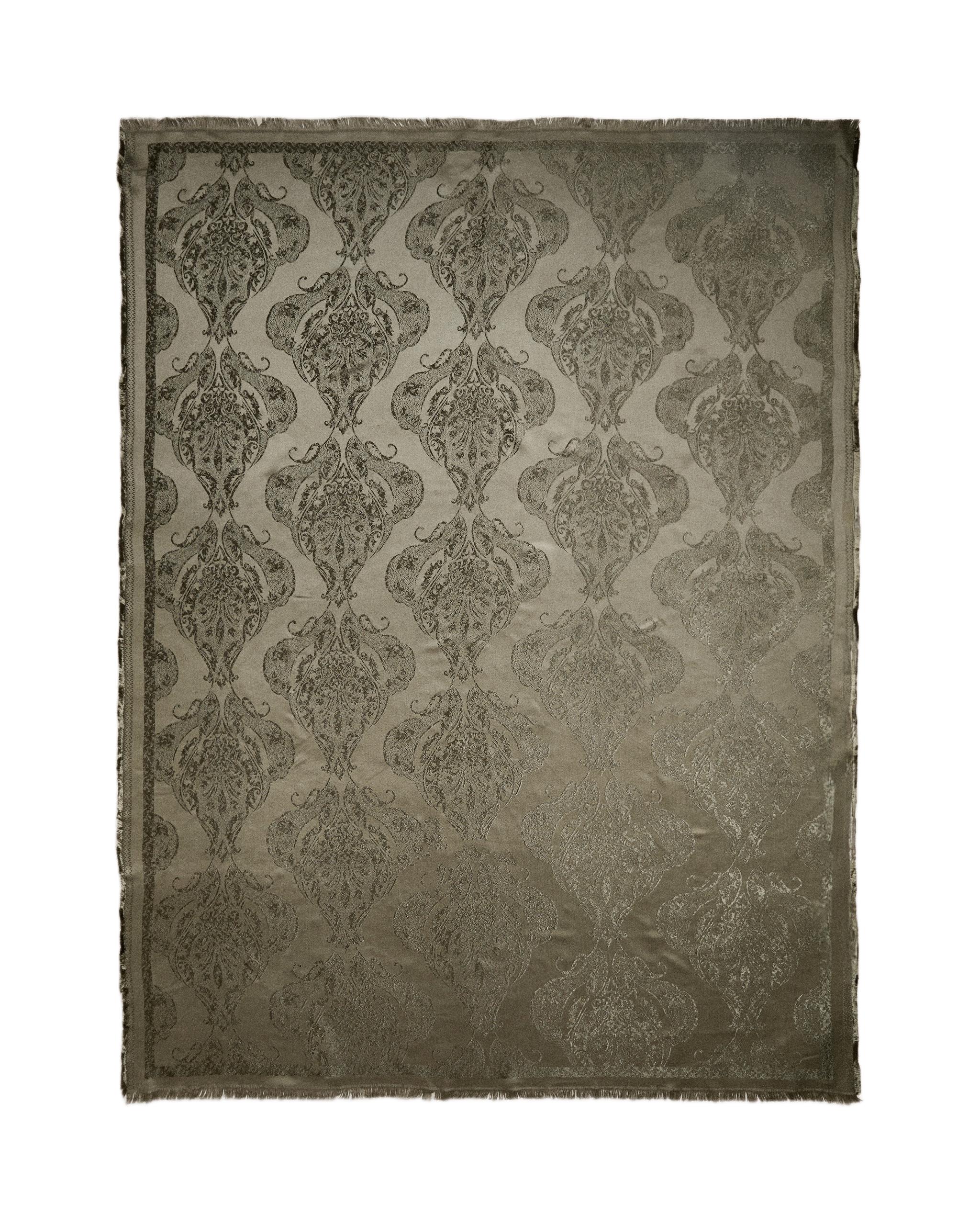 SATIN THROW product thumbnail 5