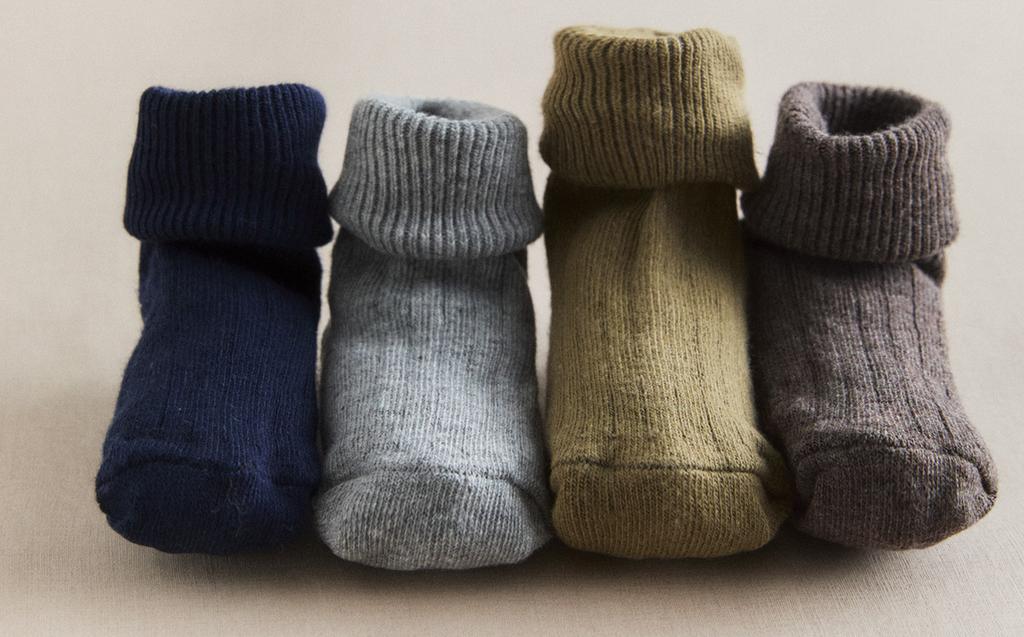 MULTICOLOURED BABY SOCKS (PACK OF 4) MULTICOLOURED BABY SOCKS (PACK OF 4)