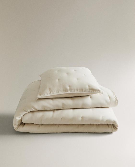 MICROFIBRE QUILTED BEDSPREAD MICROFIBRE QUILTED BEDSPREAD