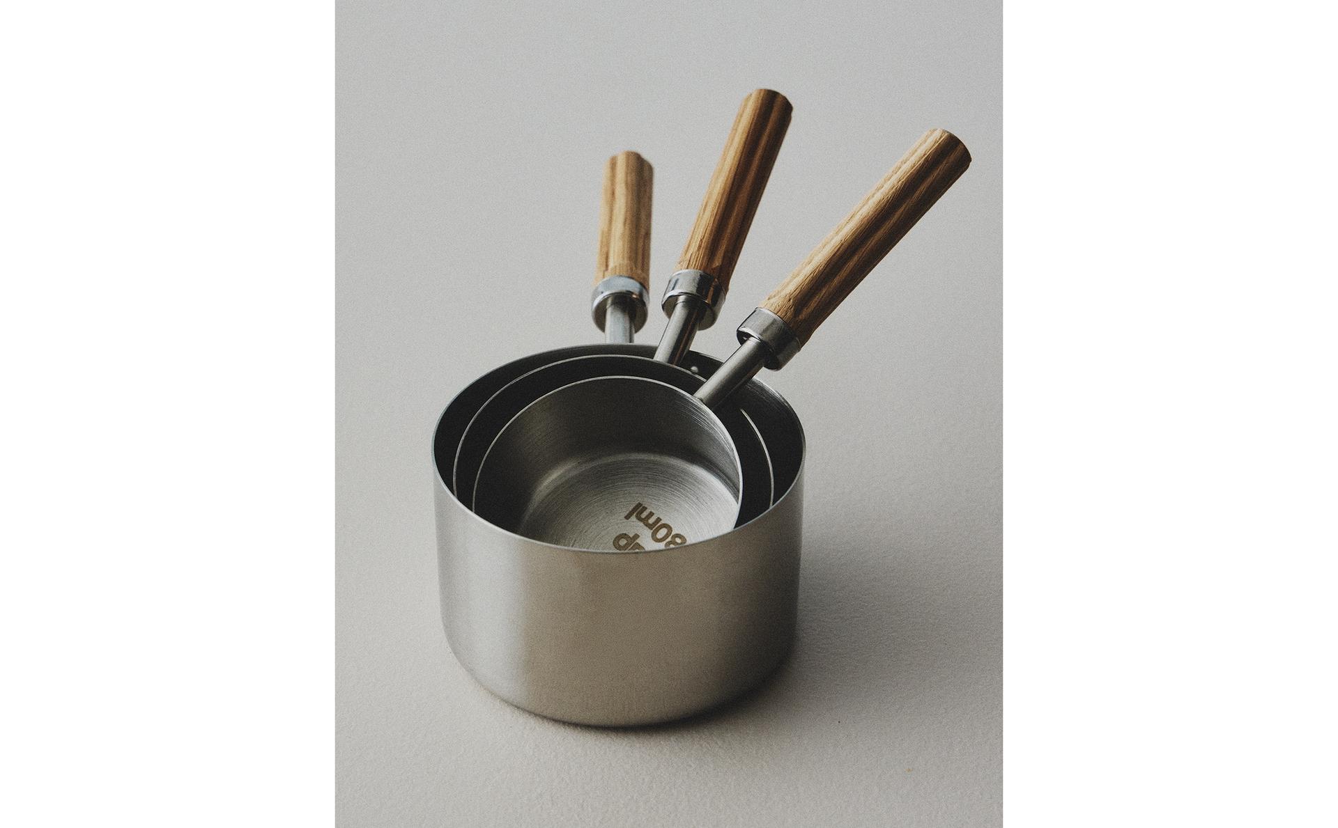 SET OF WOODEN MEASURING SPOONS SET OF WOODEN MEASURING SPOONS