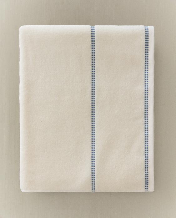 GEOMETRIC BORDER BATH TOWEL