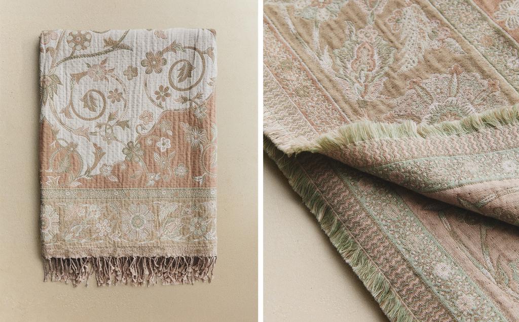 بطانية بأزهار زخرفية بطانية بأزهار زخرفية