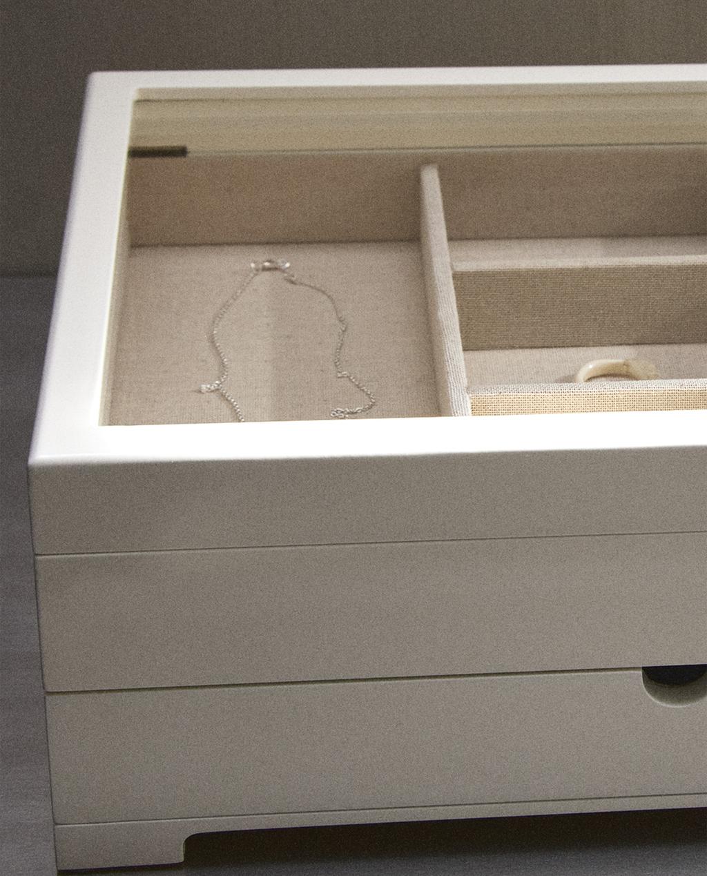 LARGE LACQUERED JEWELLERY BOX WITH LID AND DRAWER