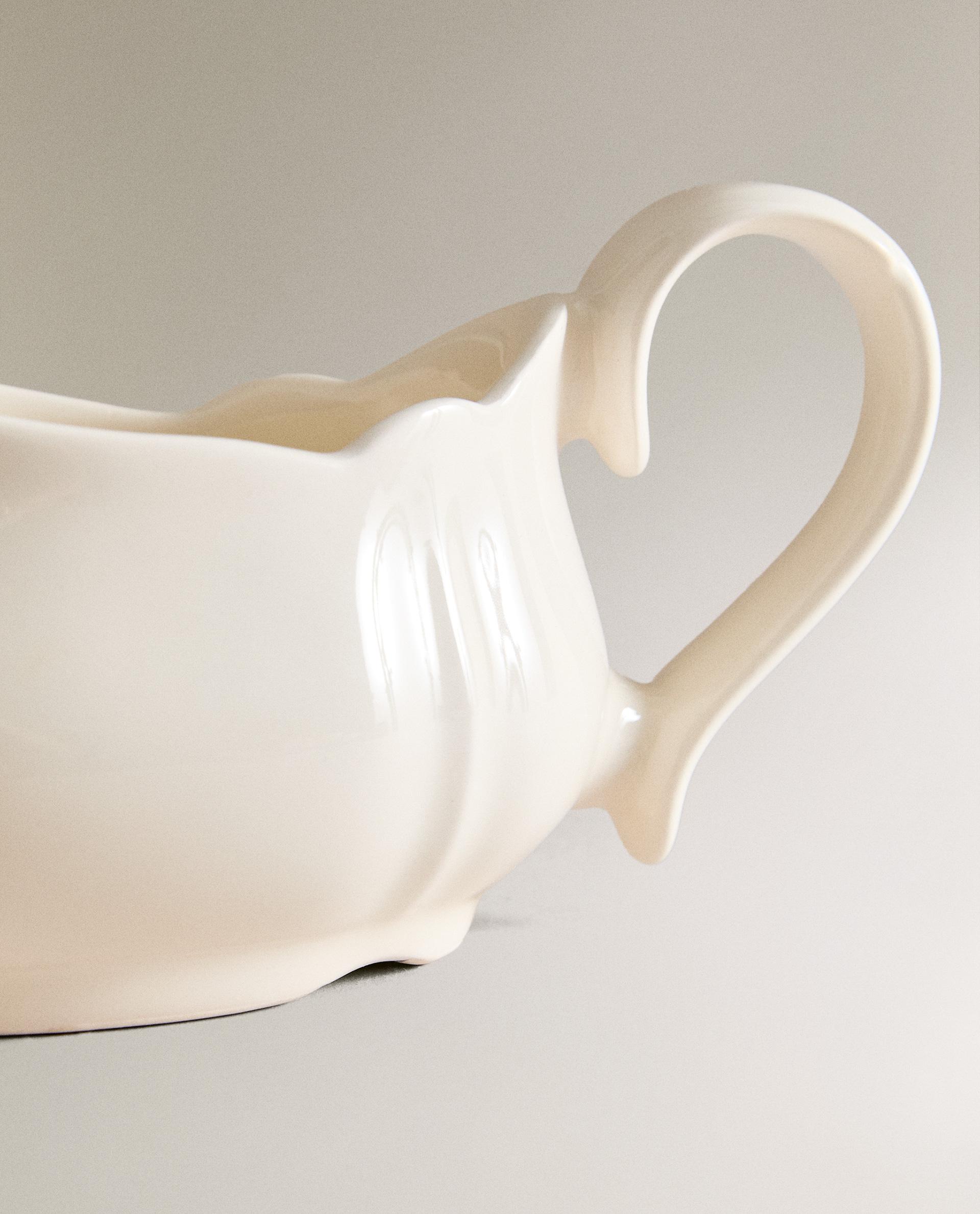 EARTHENWARE GRAVY BOAT WITH RAISED-EDGE DETAIL product thumbnail 7