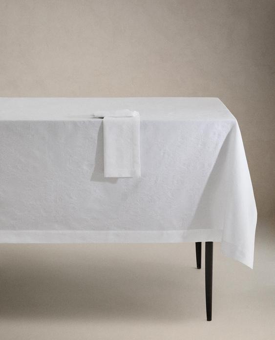 TISCHDECKE AUS BAUMWOLLE MIT JACQUARDMUSTER TISCHDECKE AUS BAUMWOLLE MIT JACQUARDMUSTER