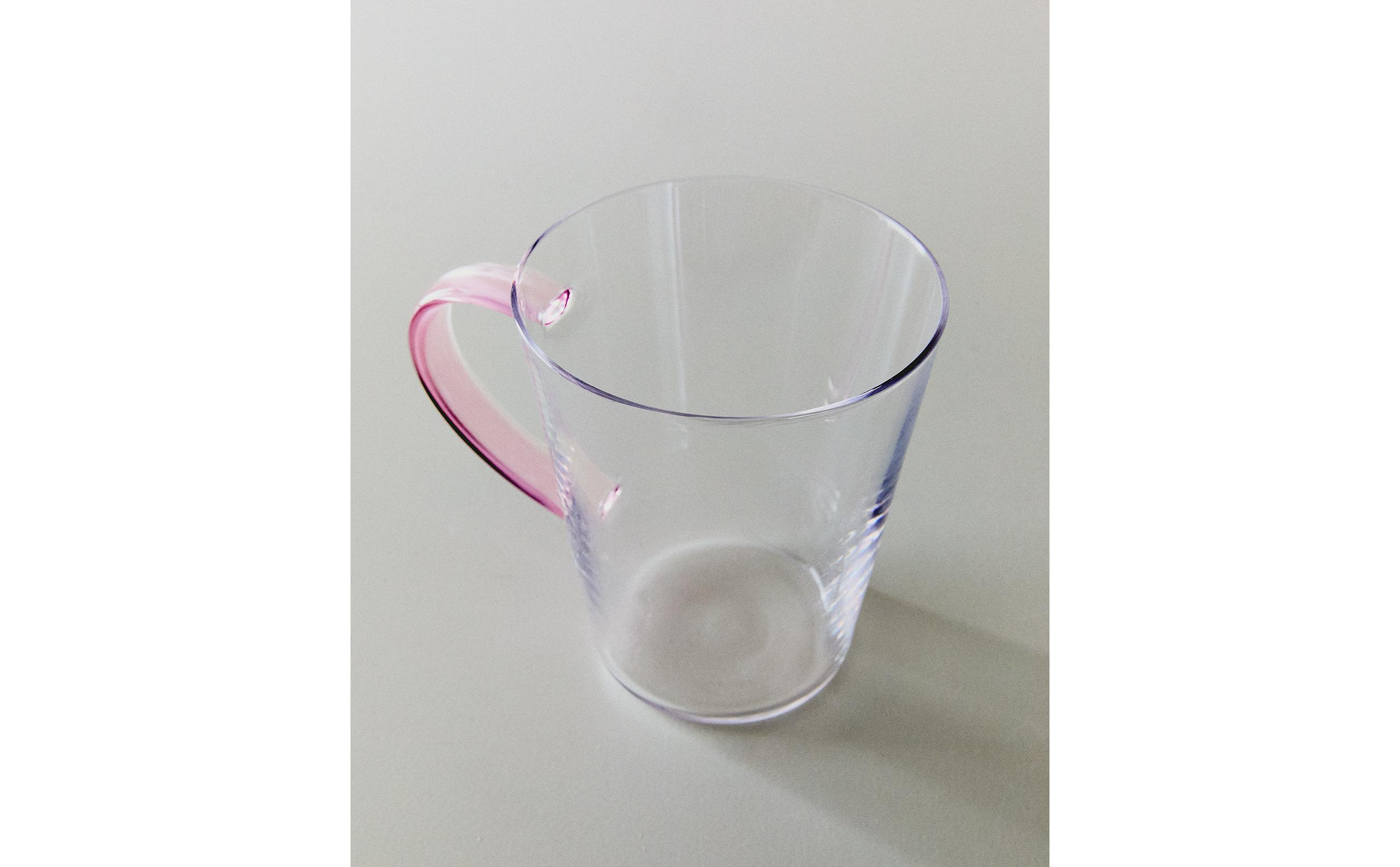 BOROSILICATE GLASS MUG WITH COLOURED HANDLE product thumbnail 19