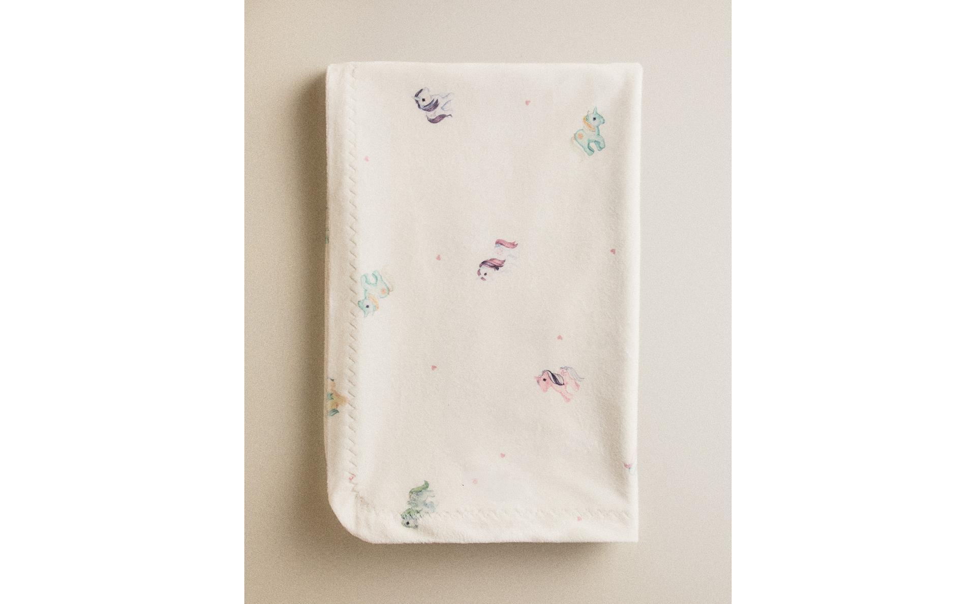 COUVERTURE POLAIRE BÉBÉ IMPRIMÉ MY LITTLE PONY© COUVERTURE POLAIRE BÉBÉ IMPRIMÉ MY LITTLE PONY©