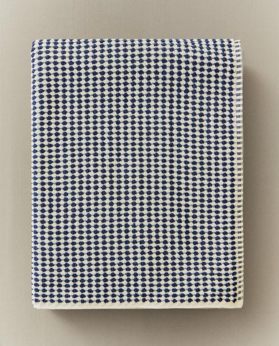 TEXTURED COTTON BATH TOWEL