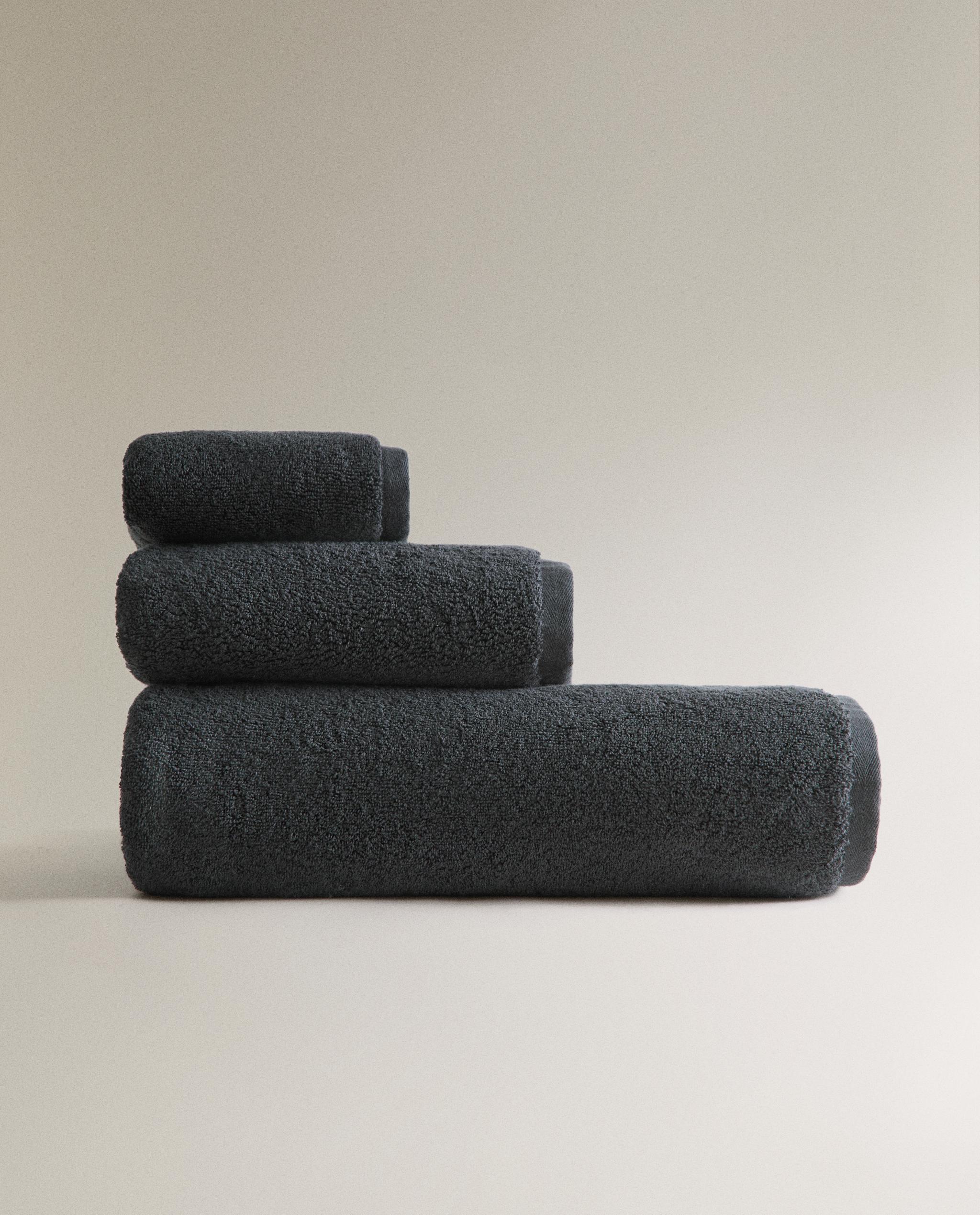 EXTRA SOFT COTTON BATH TOWEL (700 GXM²) product thumbnail 3