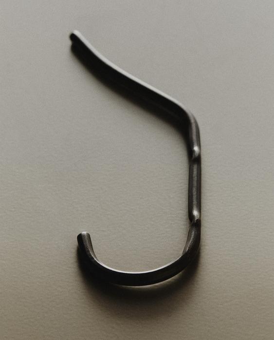PACK OF LARGE DARK METAL HOOKS (PACK OF 2)