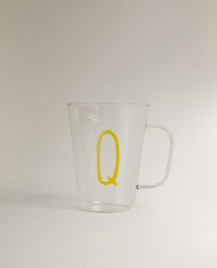 BOROSILICATE MUG WITH INITIAL Q