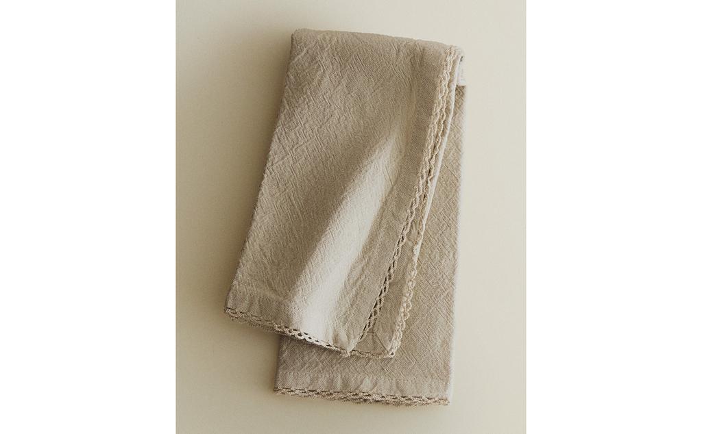 CONJUNTO DE GUARDANAPOS COM FIO TINGIDO LISO (CONJUNTO DE 2)