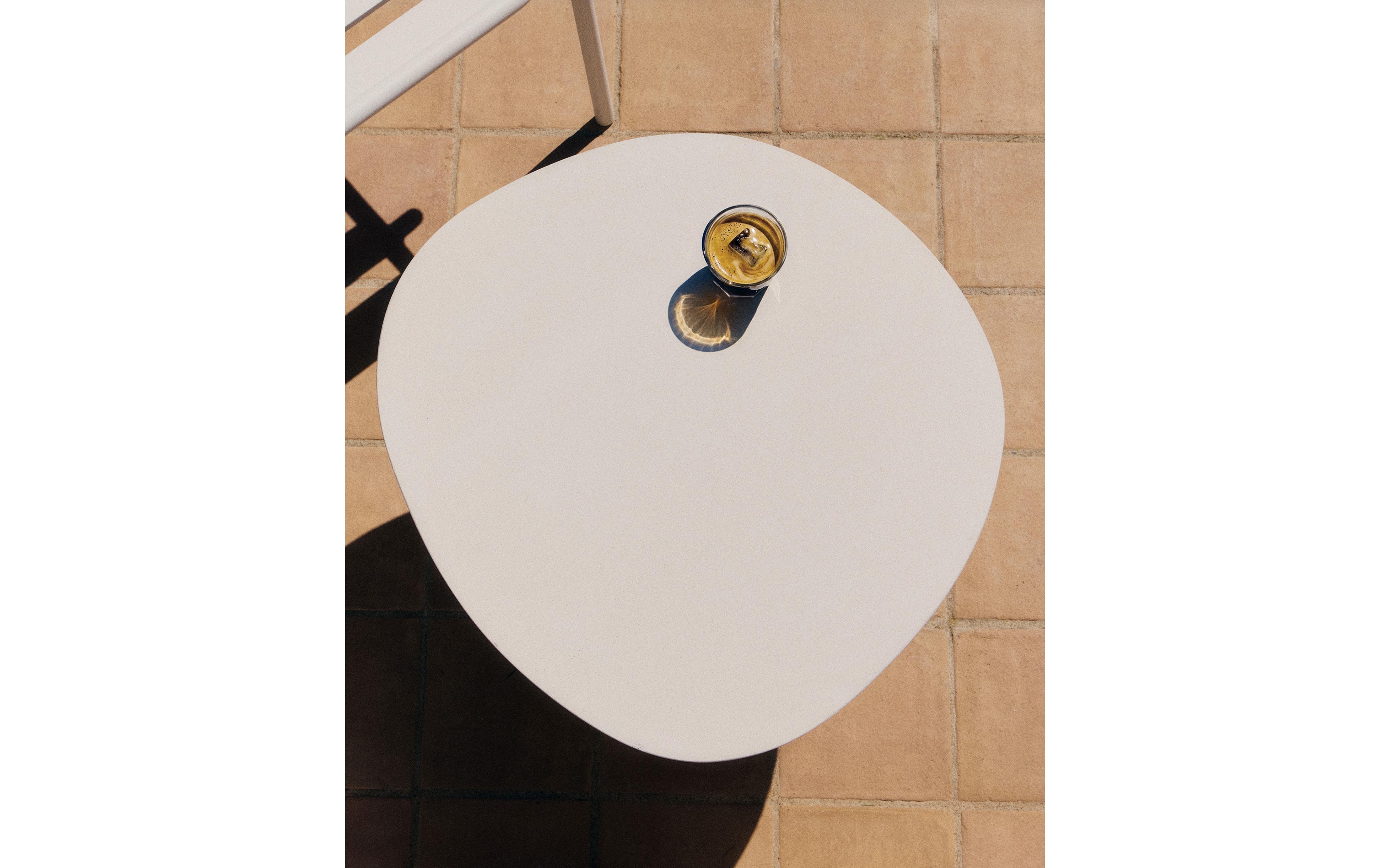 COFFEE TABLE WITH A CONICAL BASE | Zara Home United States of America