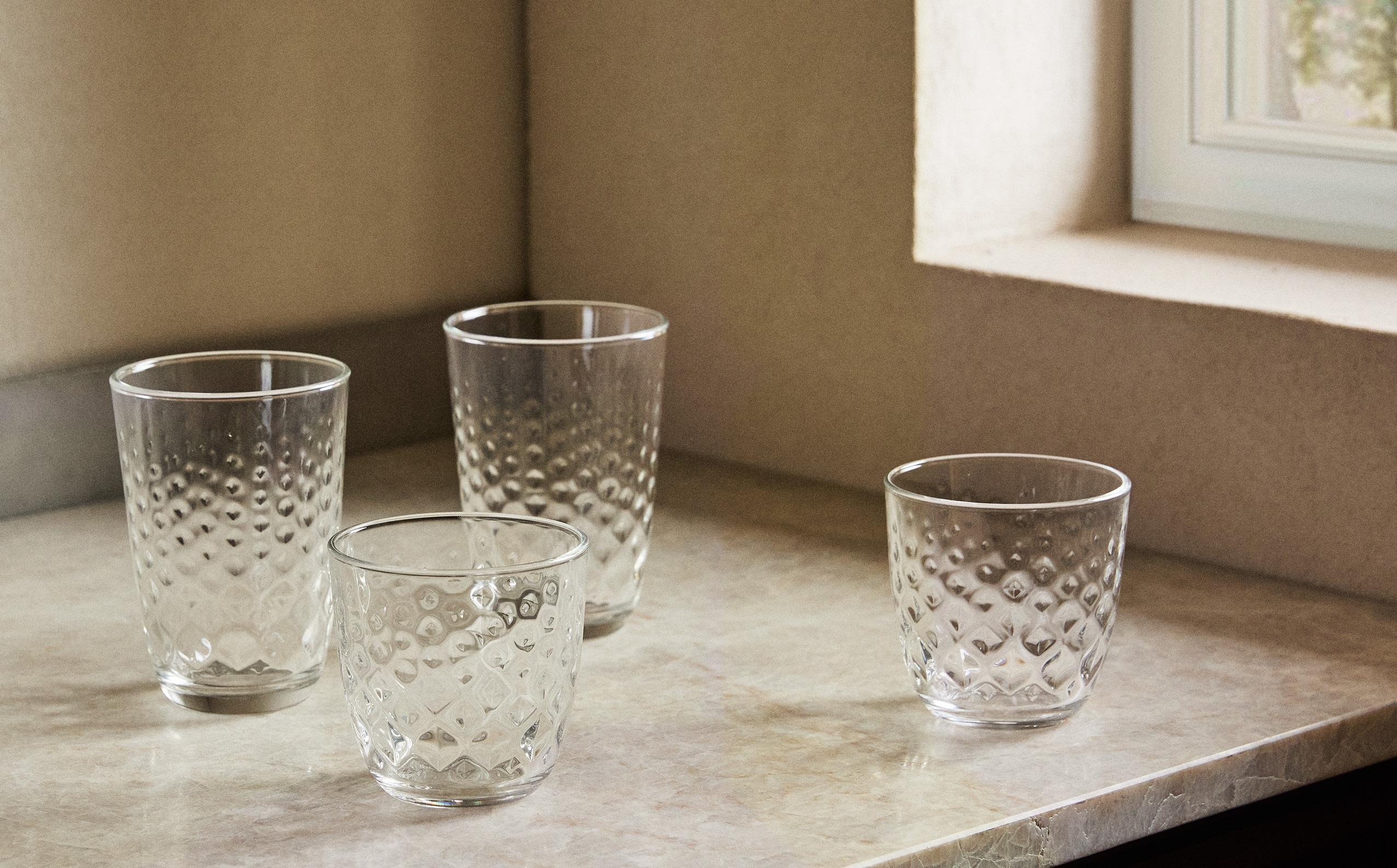 RAISED DESIGN GLASSWARE SET