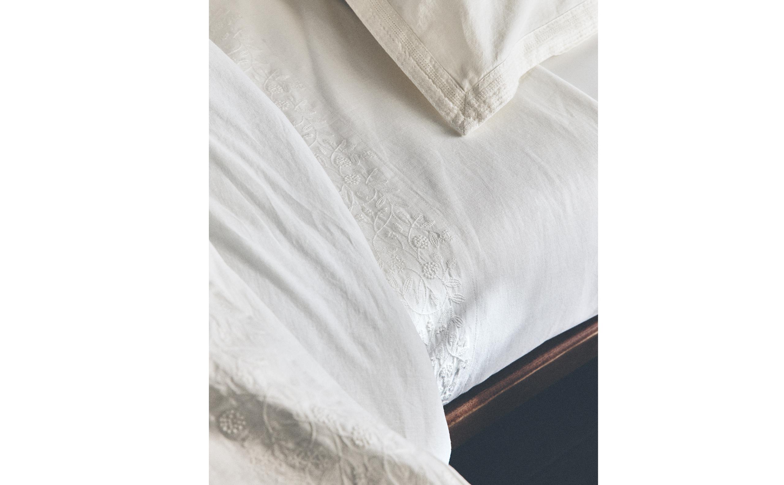 COTTON AND LINEN FLAT SHEET WITH RAISED DESIGN product thumbnail 2