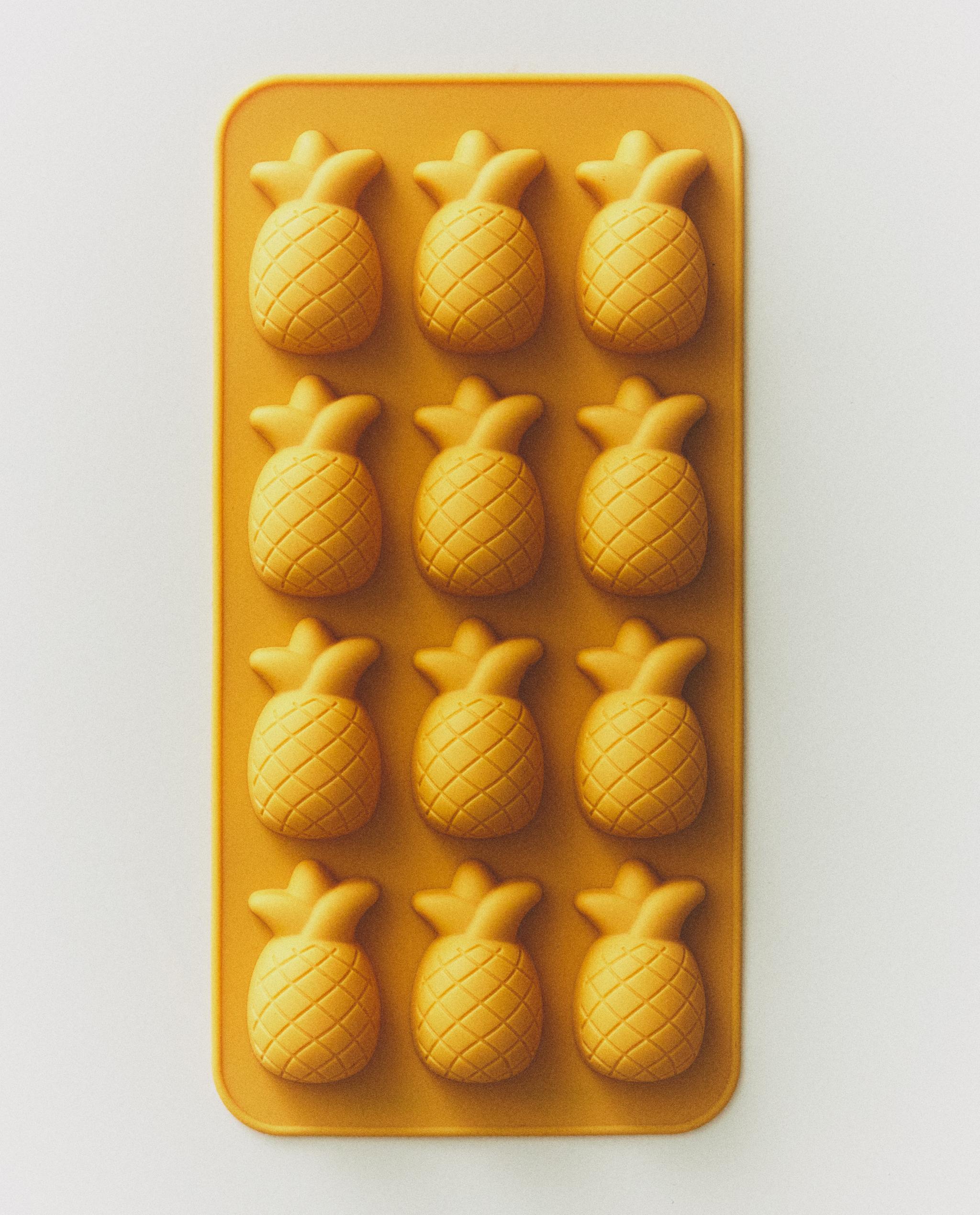 SILICONE PINEAPPLE ICE BUCKET TRAY 12 ICE CUBES product thumbnail 7