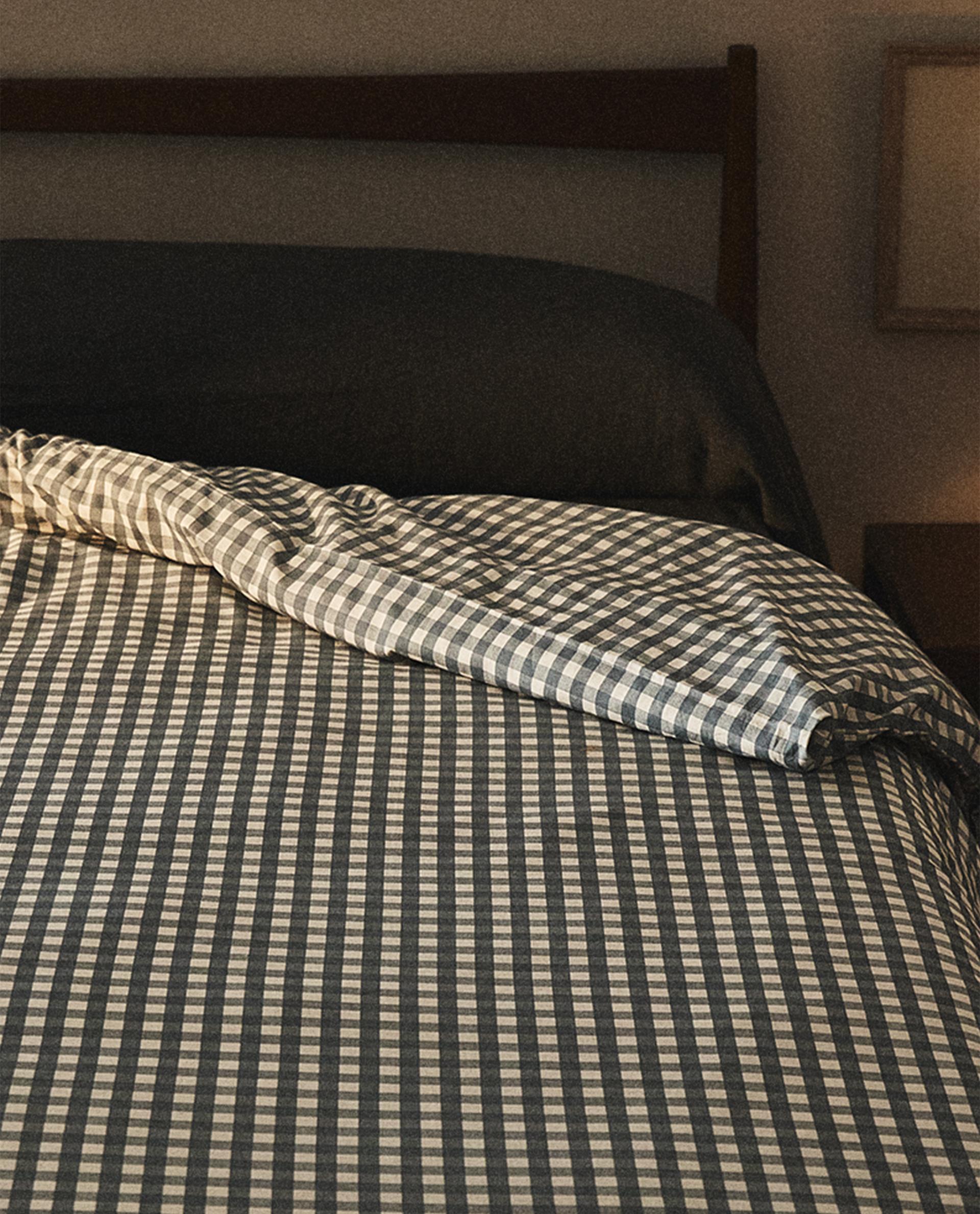 Checked duvet cover discount